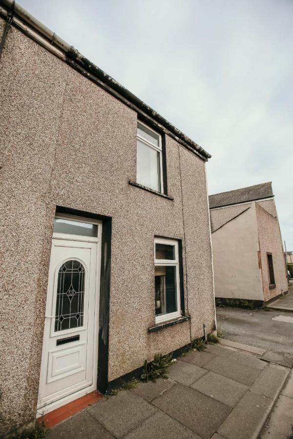 Quirky Bohemian District Miners Cottage- 6 Bd *