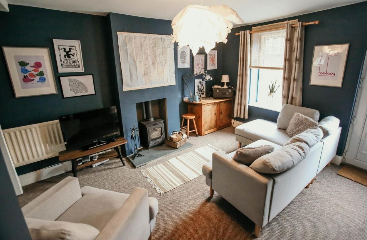 Quirky Bohemian District Miners Cottage- 6 Bd Millom