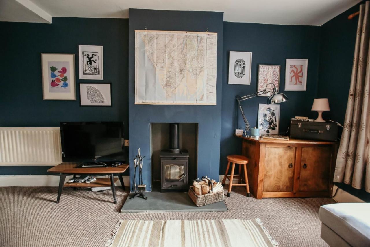 Quirky Bohemian District Miners Cottage- 6 Bd *