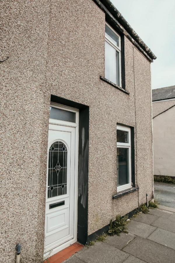 Quirky Bohemian District Miners Cottage- 6 Bd Holiday home *